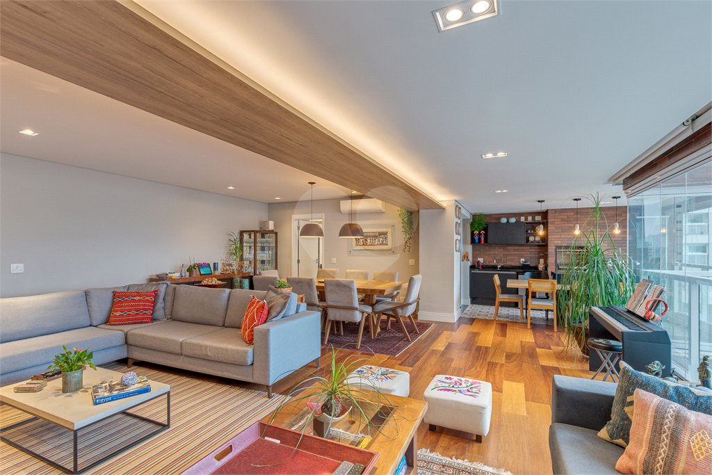 Apartamento à venda com 3 suítes em Chácara Santo Antônio, São Paulo, SP