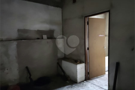 Casa à venda com 4 quartos em Vila Anastácio, São Paulo, SP
