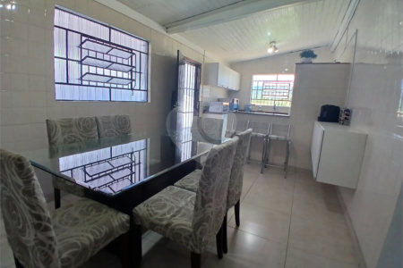 Casa à venda com 3 quartos, sendo 1 suíte,  em Recreio Maristela, Atibaia, SP