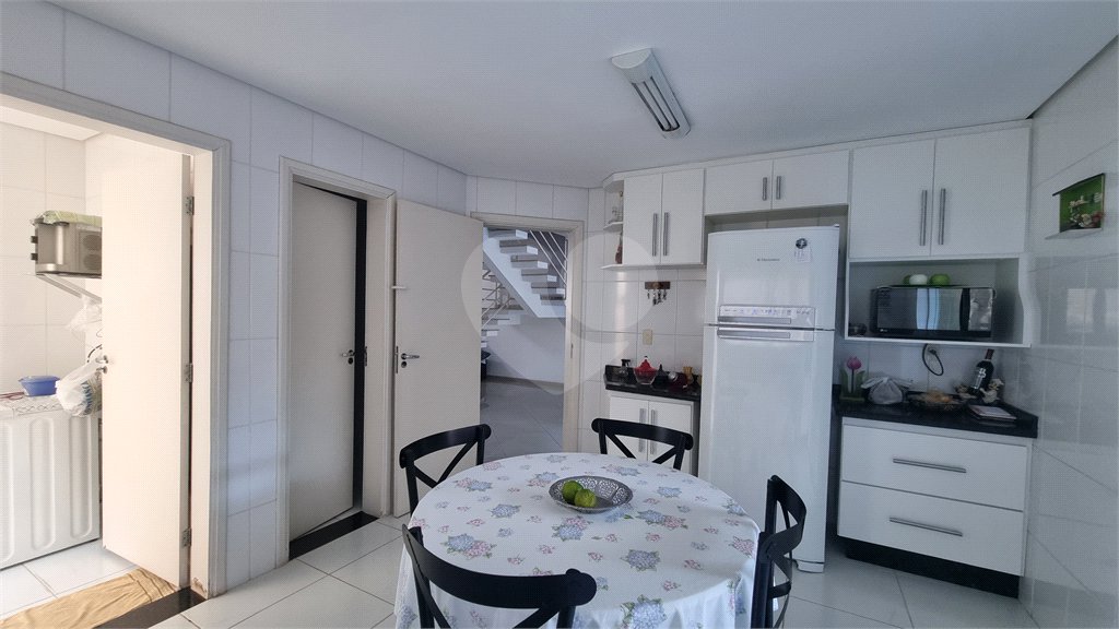 Casa à venda com 4 quartos, sendo 3 suítes,  no condomínio Residencial Villa dos Inglezes, Sorocaba - SP