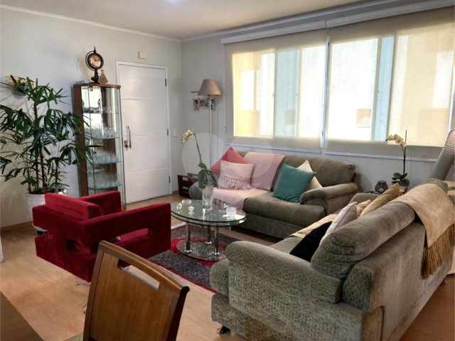 Apartamento à venda com 2 quartos, sendo 1 suíte,  em Campo Belo, São Paulo, SP