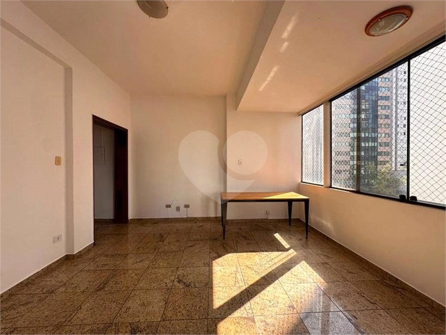 Apartamento à venda com 1 quarto em Cerqueira César, São Paulo, SP