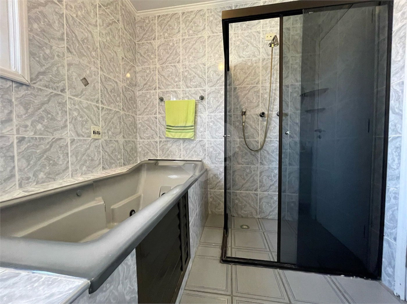 Sobrado à venda com 3 quartos, sendo 1 suíte, em Vila Paiva, São Paulo, SP