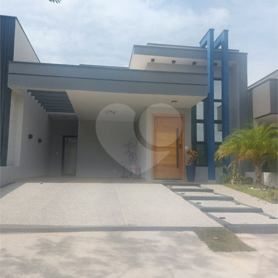 Casa à venda com 3 quartos, sendo 1 suíte, no condomínio Mantova, Indaiatuba - SP