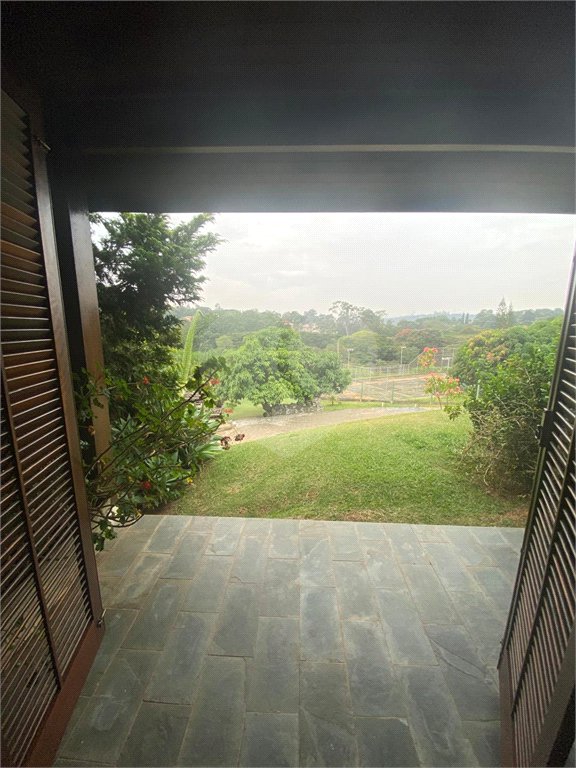 Casa à venda com 4 suítes no condomínio Vale da Santa Fé, Vinhedo - SP