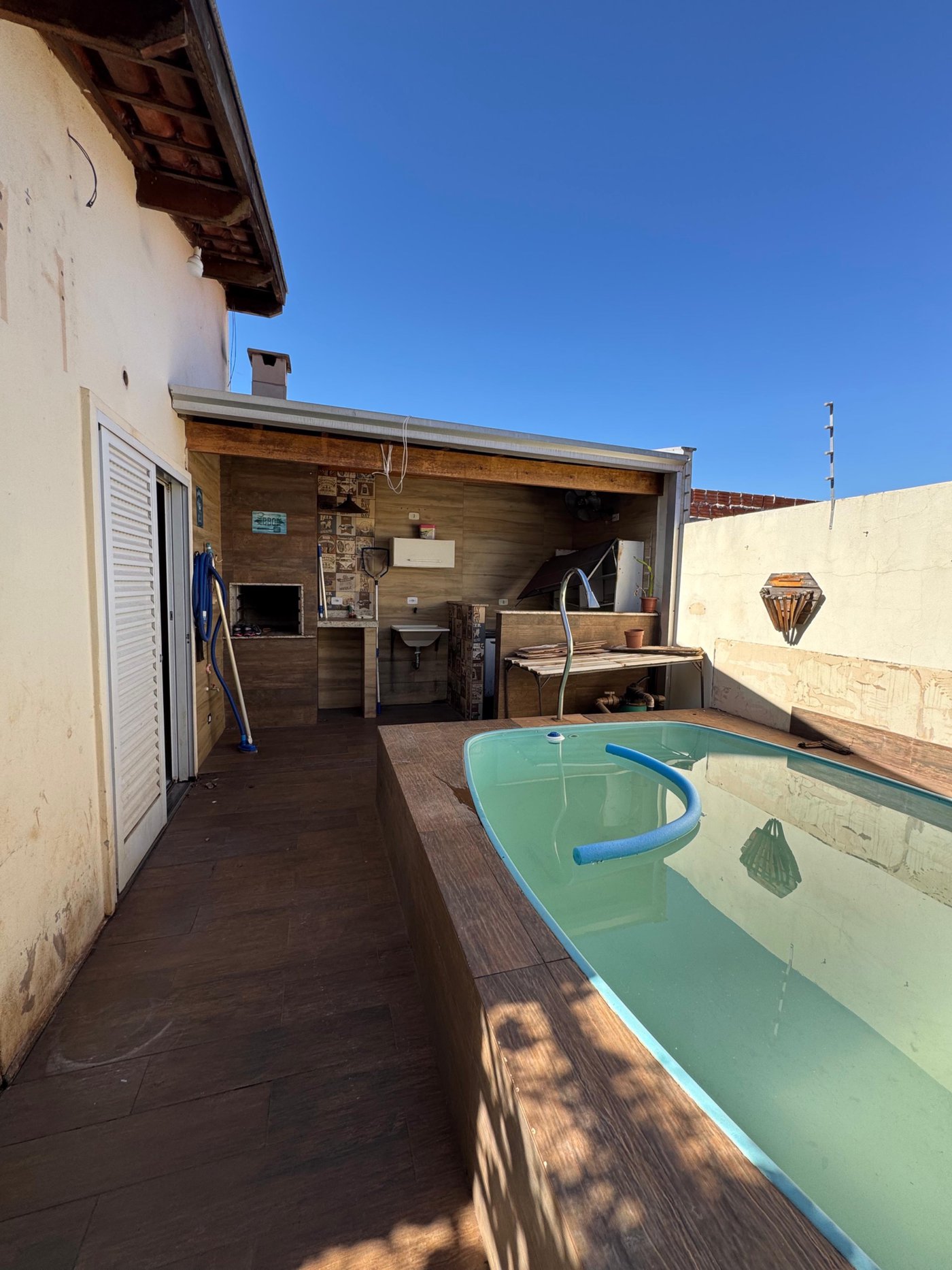 Casa para alugar com 3 quartos, sendo 1 suíte,  em Santa Luzia, Três Lagoas, MS