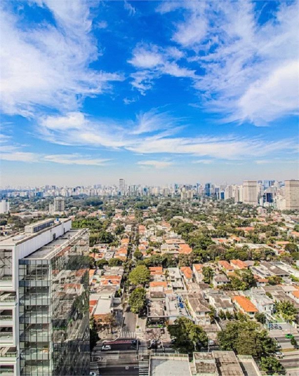 Apartamento à venda com 3 suítes em Pinheiros, São Paulo, SP