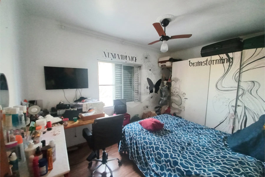 Sobrado à venda com 3 quartos em Vila Paiva, São Paulo, SP