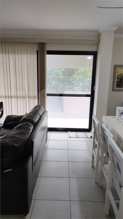 Duplex à venda com 3 quartos, sendo 1 suíte, em Enseada, Guarujá, SP