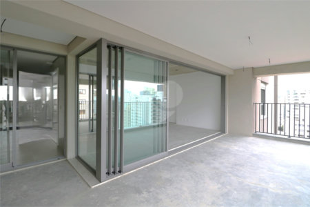 Apartamento à venda com 3 suítes em Moema, São Paulo, SP