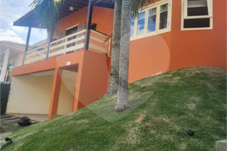 Casa à venda com 4 quartos, sendo 2 suítes, no condomínio Delle Stelle, Louveira - SP