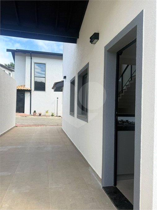 Casa à venda ou para alugar com 3 quartos, sendo 1 suíte, no condomínio Residencial Marchant Buarque, Atibaia - SP