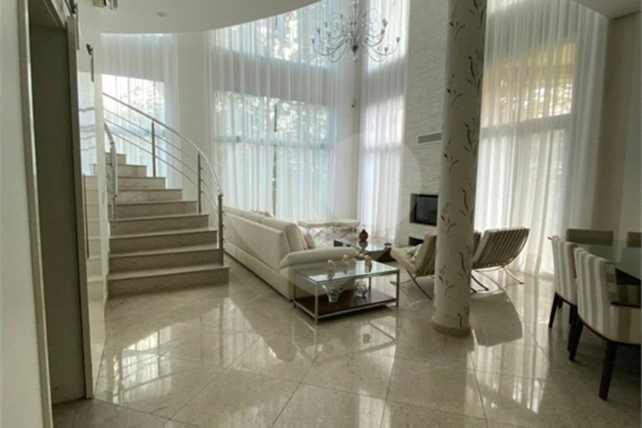 Casa à venda com 3 suítes no condomínio Parque Itatiaia, Mairiporã - SP