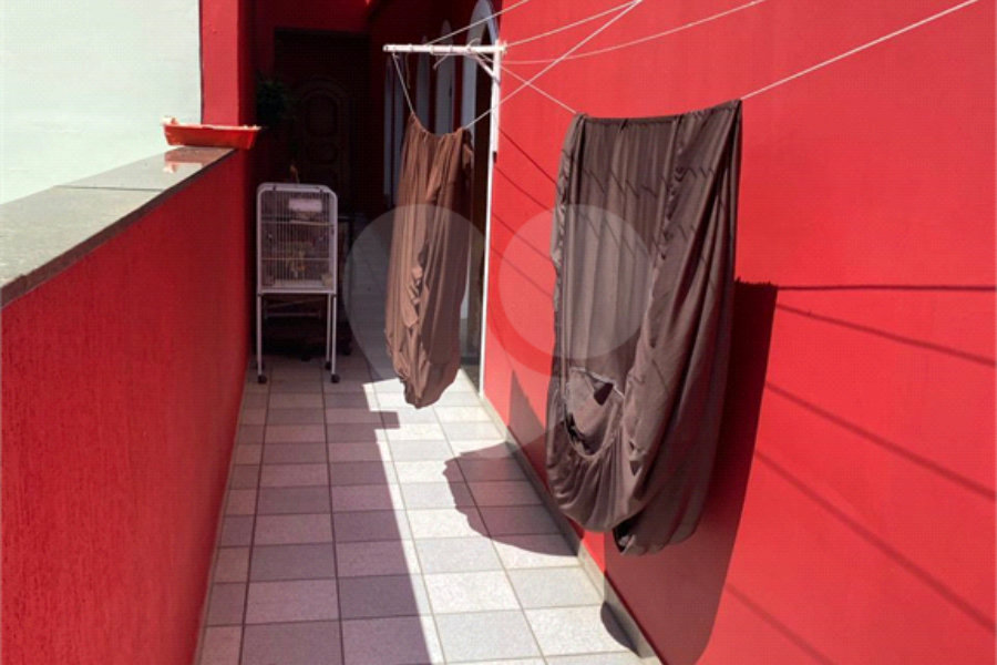 Sobrado à venda com 4 quartos, sendo 3 suítes, em Vila Gustavo, São Paulo, SP