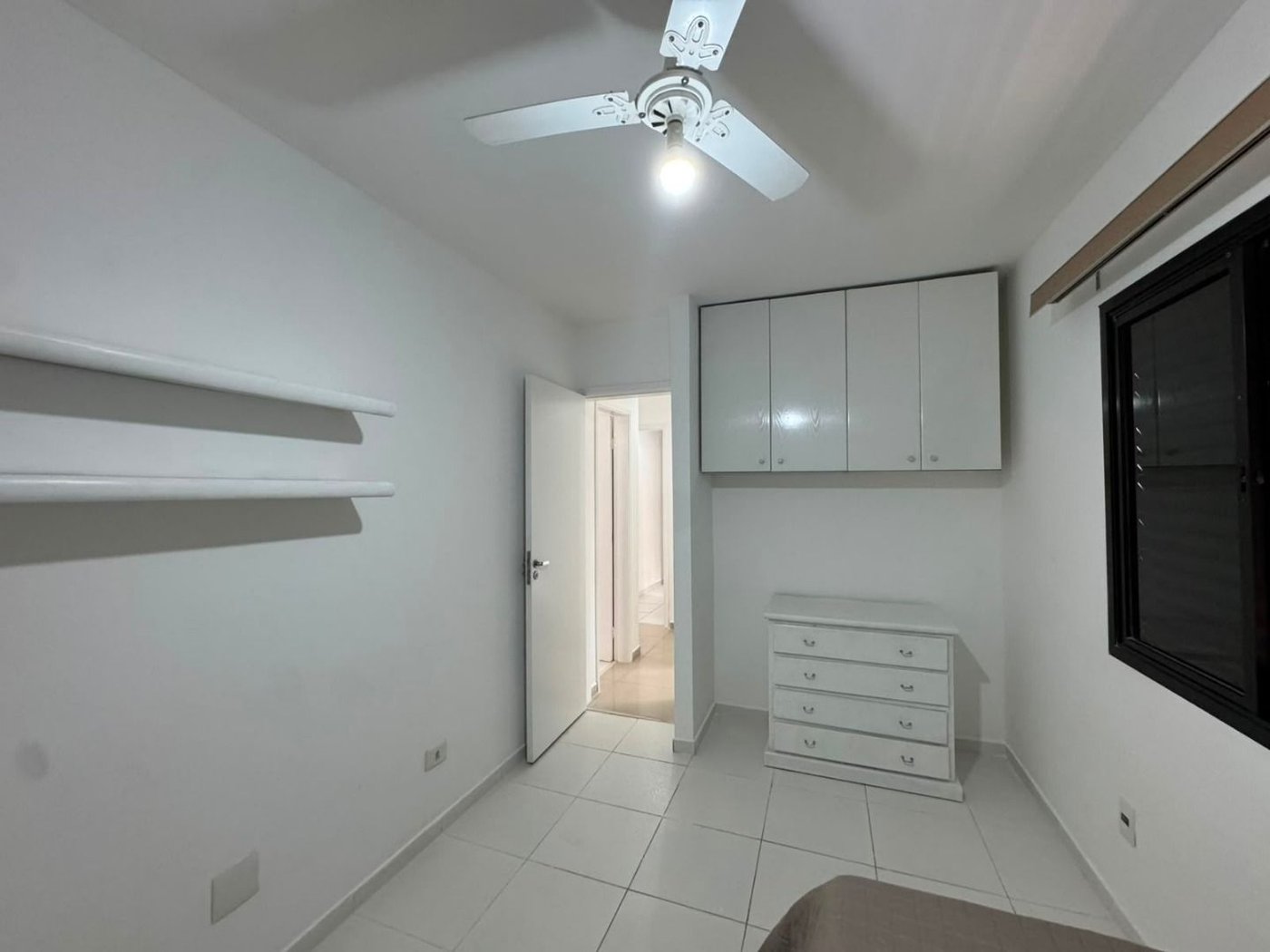 Apartamento com 3 dormitórios para alugar, 80 m² por R$ 4.000,02/mês - Balneário Cidade Atlântica - Guarujá/SP
