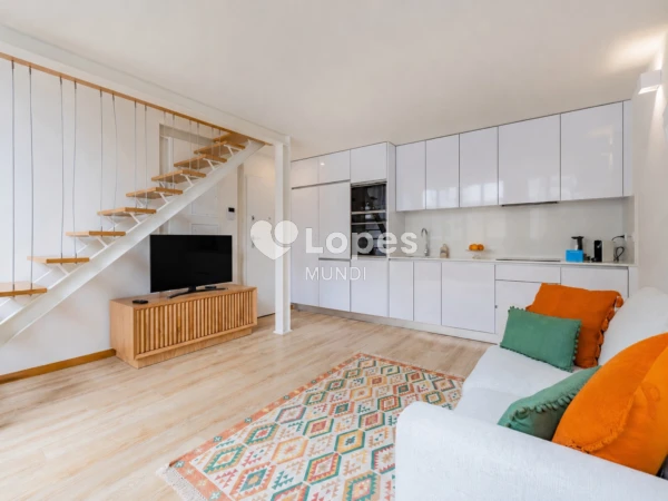 Apartamento T1 Duplex à venda no Bonfim, Porto, Portugal – Mobiliado