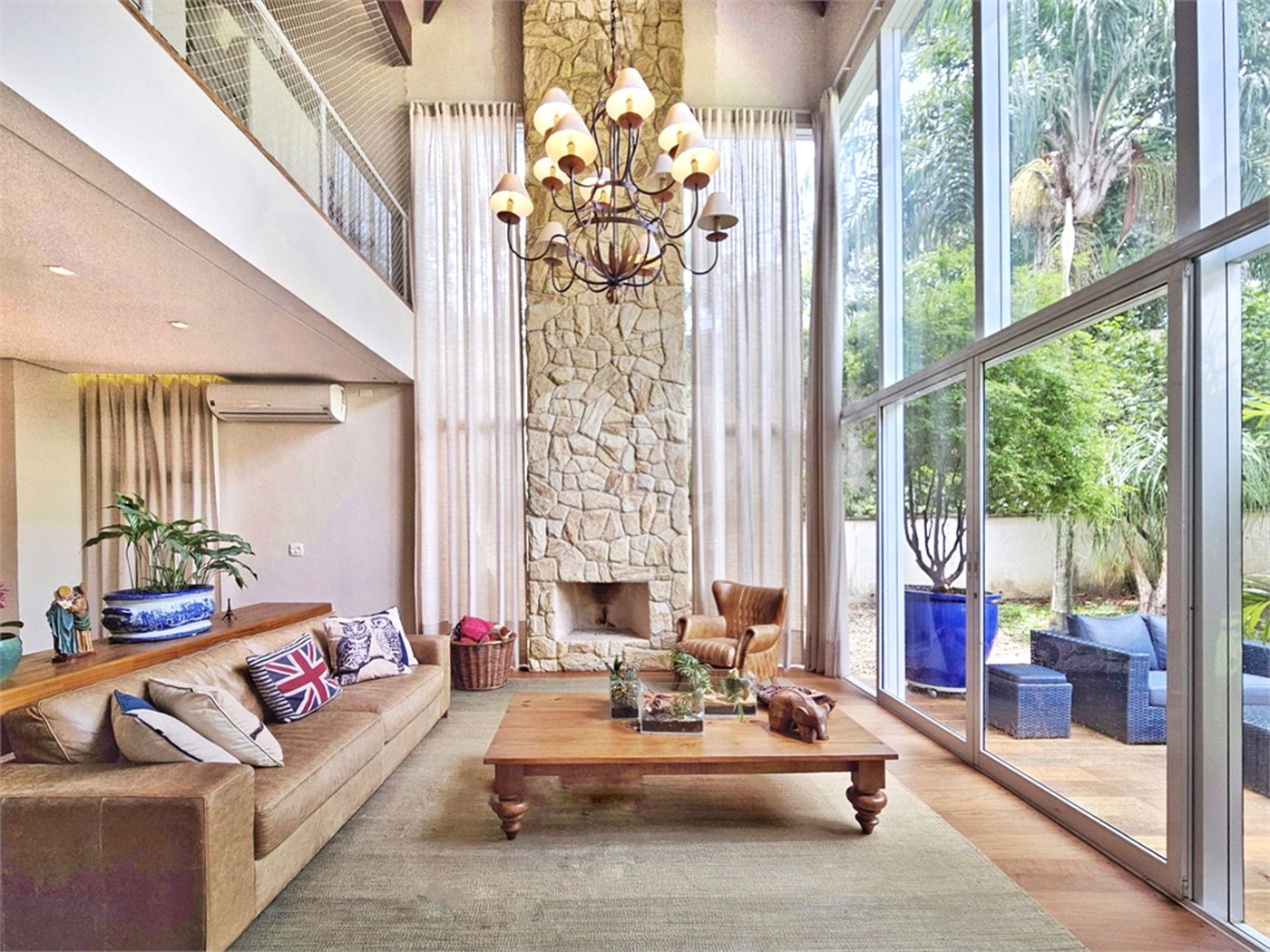 Casa à venda com 4 suítes no condomínio Ville Courchevel, São Paulo - SP