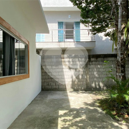 Casa à venda com 2 quartos, sendo 4 suítes, em Orla Norte, Porto Seguro, BA