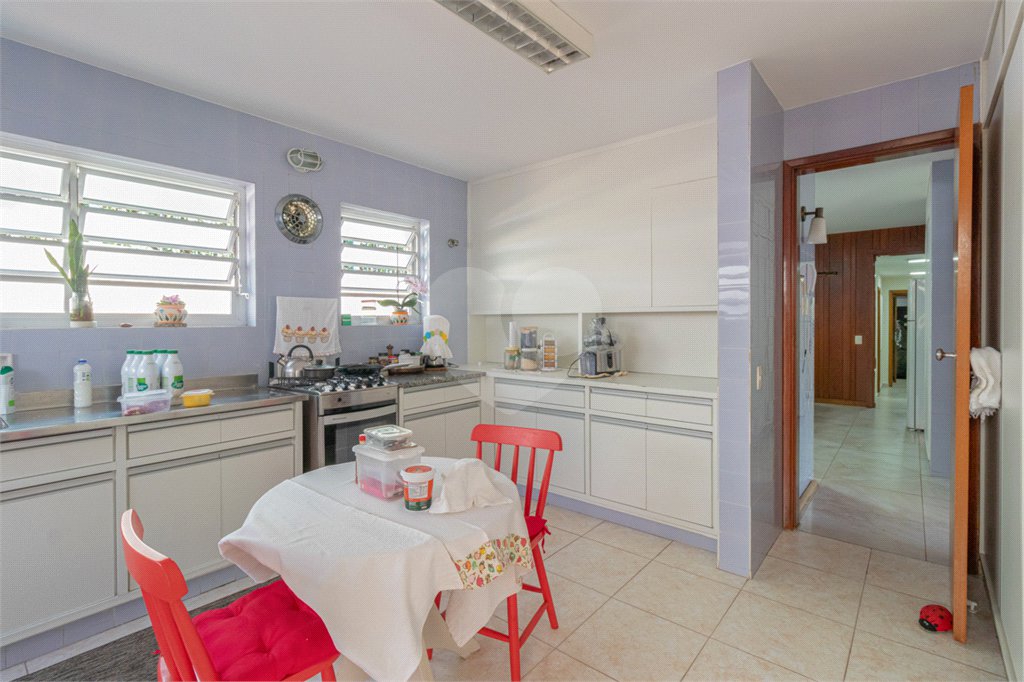 Casa Térrea à venda com 4 quartos, sendo 2 suítes, em Alto de Pinheiros, São Paulo, SP