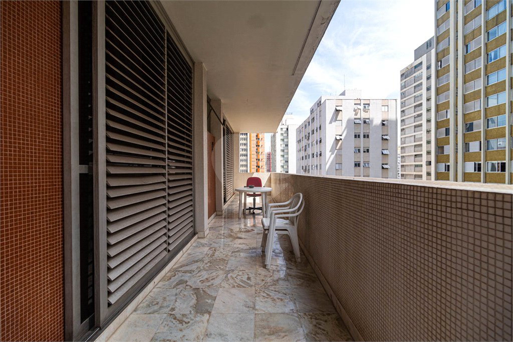 Apartamento à venda ou para alugar com 4 quartos, sendo 1 suíte,  em Jardim América, São Paulo, SP