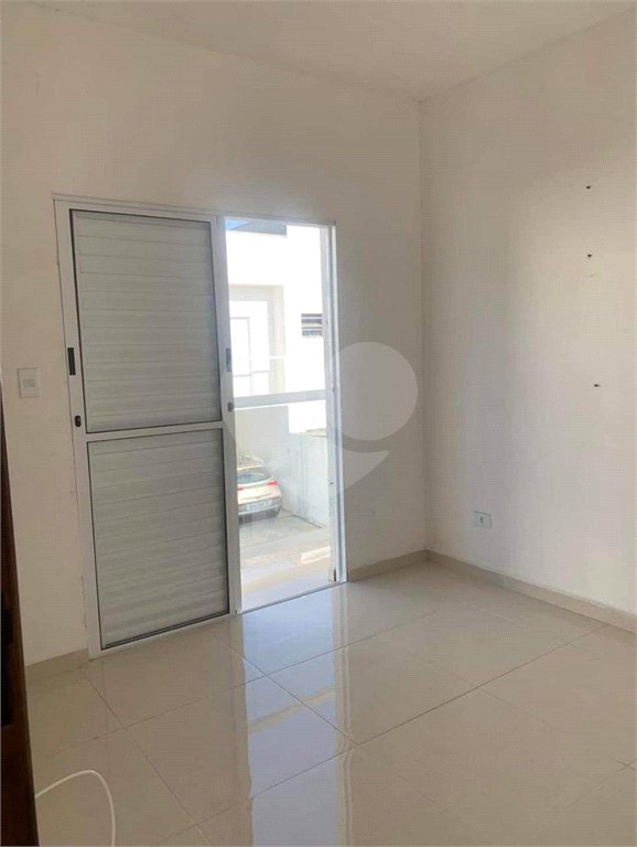 Casa à venda com 2 quartos, sendo 1 suíte, no condomínio Sem Nome, Suzano - SP