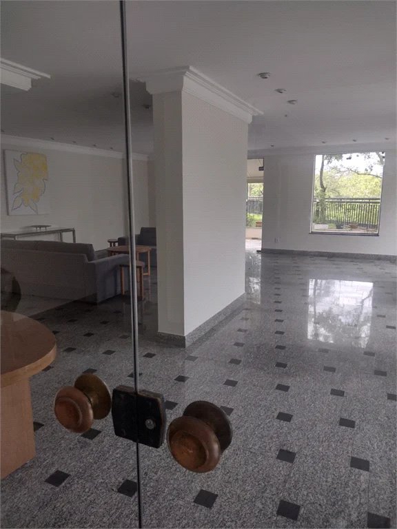Apartamento à venda com 3 suítes em Vila Suzana, São Paulo, SP