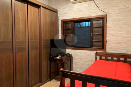 Casa à venda com 3 suítes em Vila Amorim, Suzano, SP