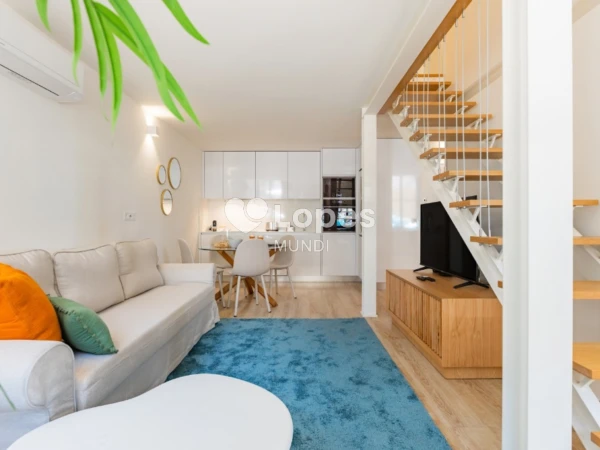 Apartamento T2 Duplex à venda no Bonfim, Porto, Portugal – Mobiliado