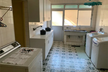 Casa à venda com 4 quartos, sendo 2 suítes, em Vila São Francisco, São Paulo, SP