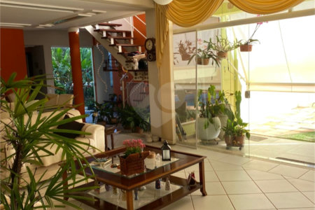 Casa à venda com 4 suítes no condomínio Portal do Sabiá, Araçoiaba da Serra - SP