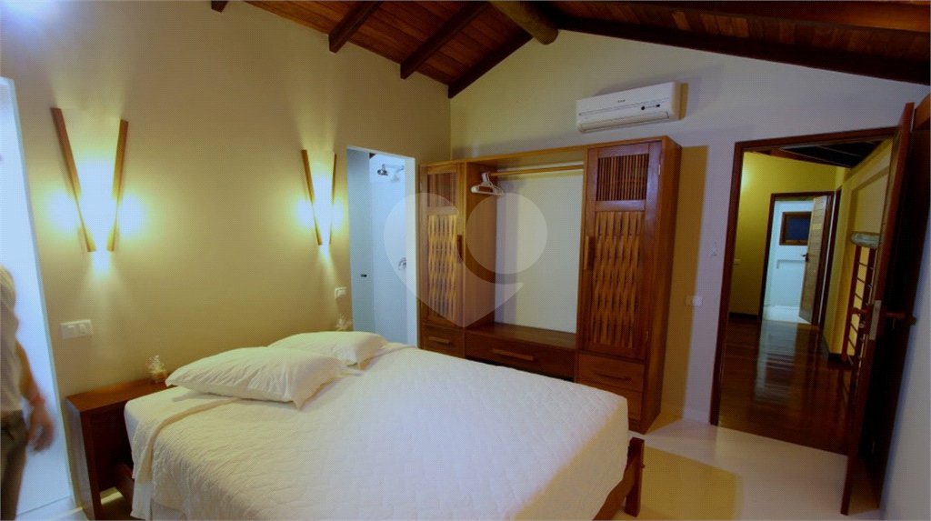 Casa à venda com 4 quartos, sendo 2 suítes, em Praia do Mutá, Porto Seguro, BA