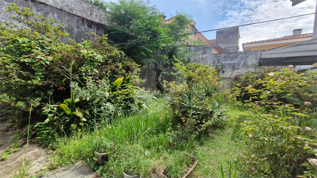 Sobrado à venda com 3 quartos, sendo 1 suíte, em Cidade São Francisco, São Paulo, SP
