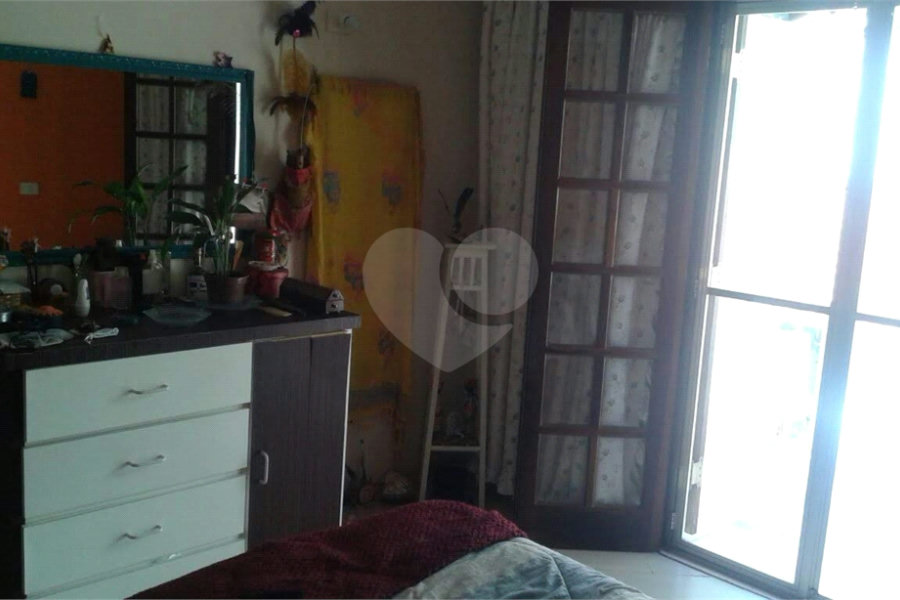 Sobrado à venda com 3 quartos, sendo 2 suítes, em Horto, São Paulo, SP