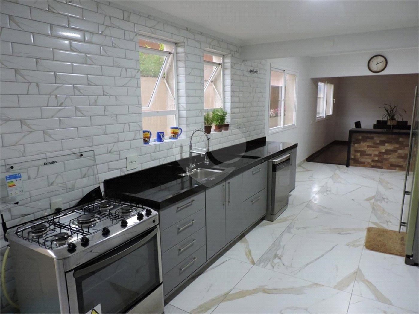 Casa à venda com 5 suítes em Paraisópolis, São Paulo, SP