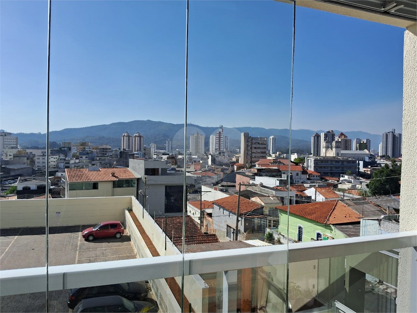 Apartamento à venda com 2 quartos, sendo 1 suíte,  no Centro, Mogi das Cruzes, SP