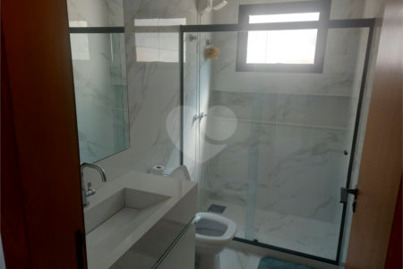 Casa à venda com 4 quartos, sendo 3 suítes, em Ogiva, Cabo Frio, RJ