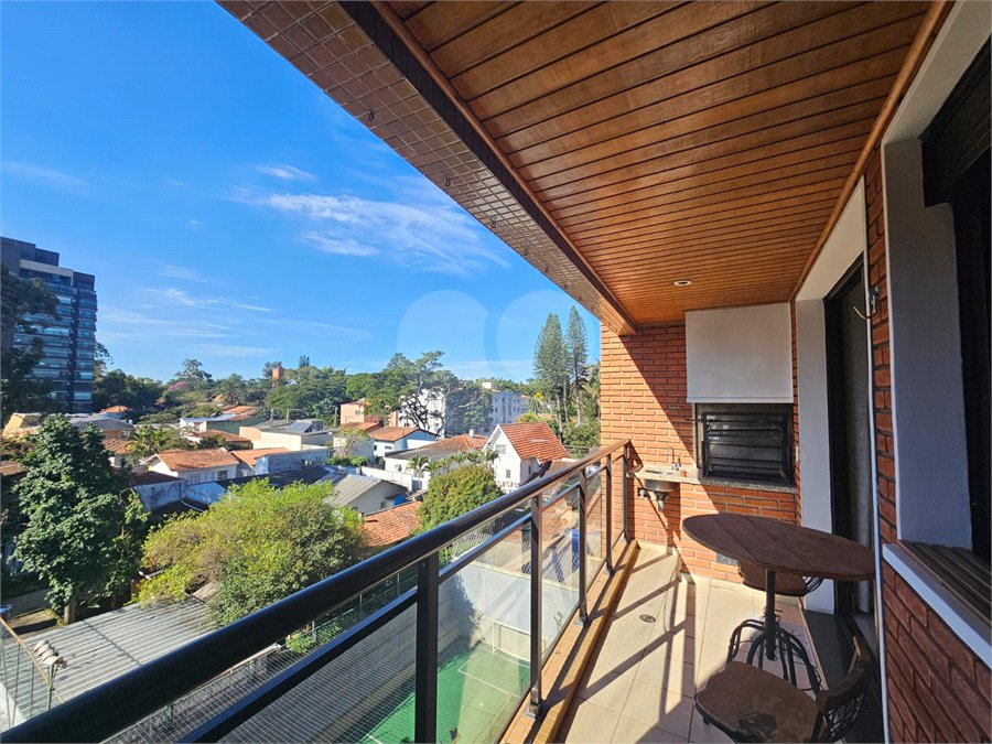 Apartamento para alugar com 3 quartos, sendo 1 suíte, em Alto da Boa Vista, São Paulo, SP