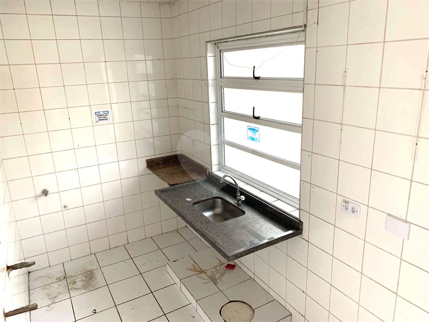Aluga-se loja de rua, 230 m2, no Portal do Morumbi