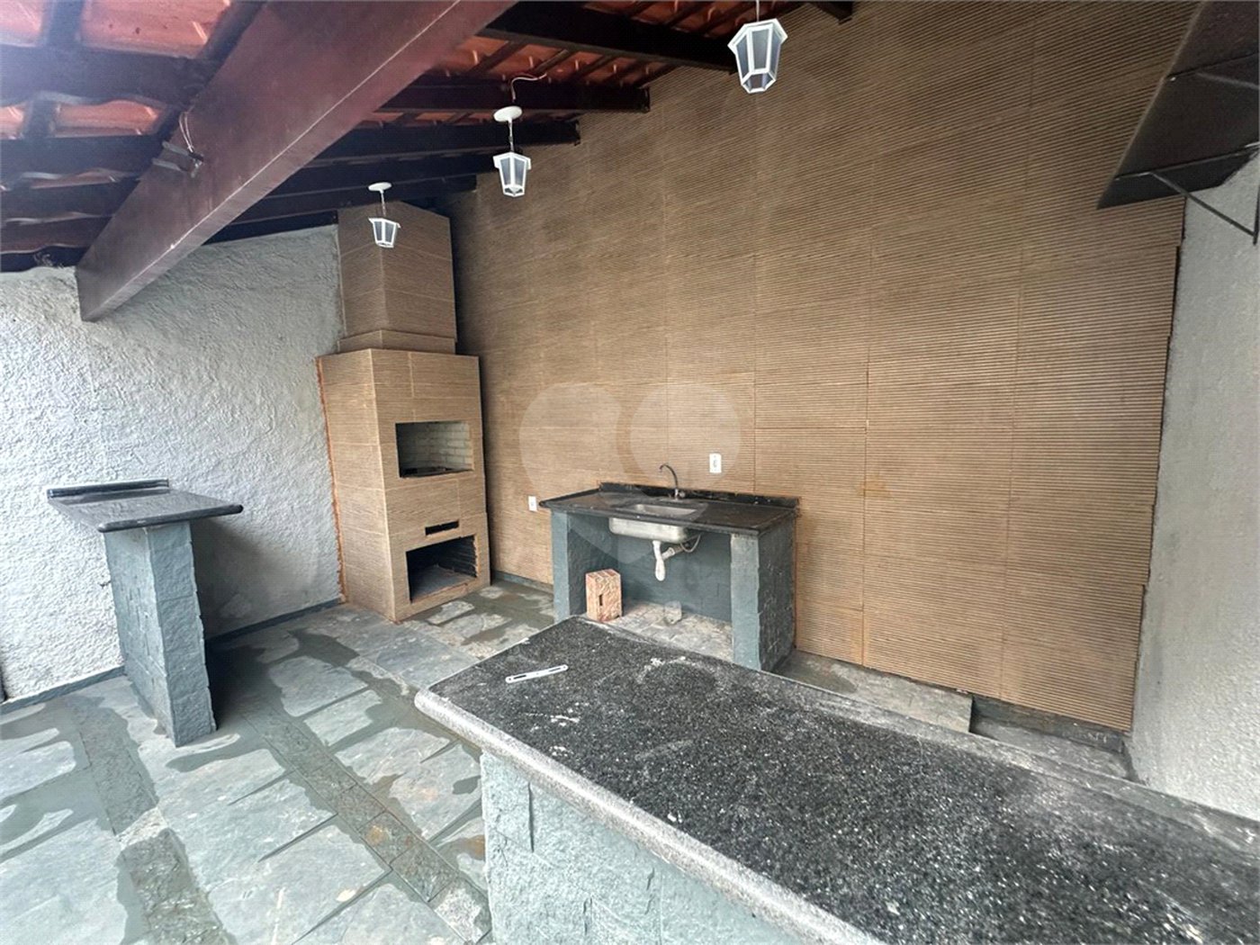 Casa Térrea à venda com 3 quartos, sendo 1 suíte,  em Vila Suissa, Mogi das Cruzes, SP