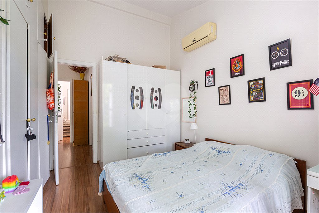 Sobrado à venda com 4 quartos, sendo 2 suítes,  em Vila Madalena, São Paulo, SP