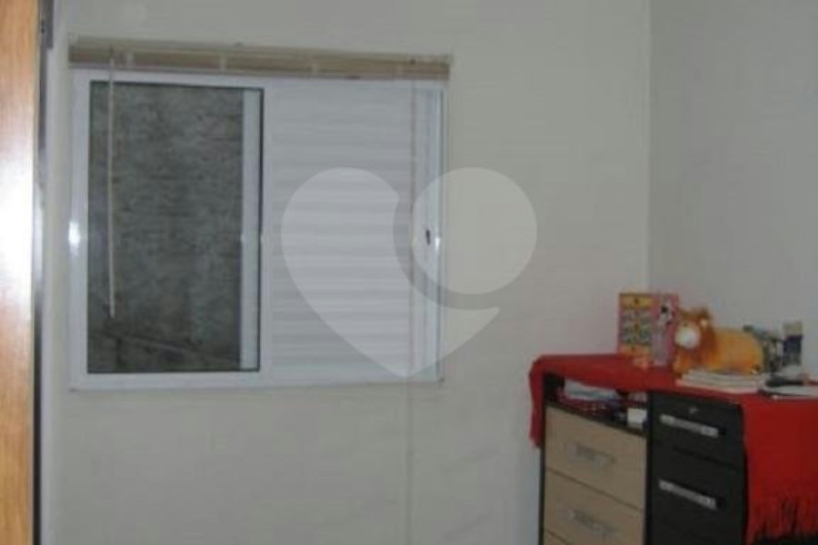 Casa à venda com 3 quartos, sendo 1 suíte, no condomínio Residencial Maracujás, São Paulo - SP