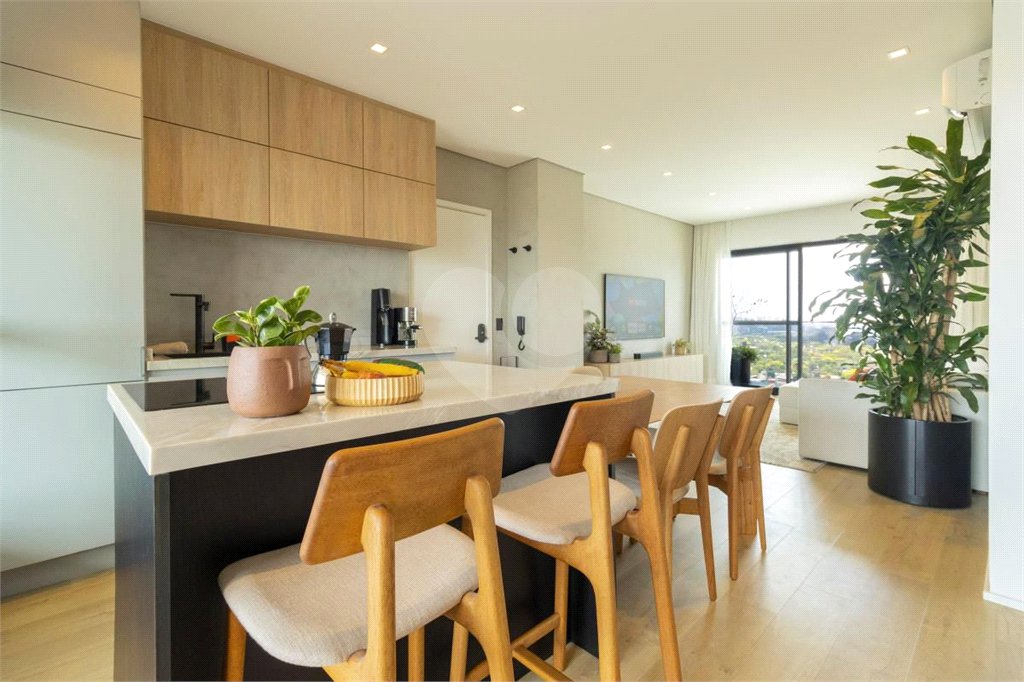 Apartamento à venda com 3 quartos, sendo 2 suítes, em Pinheiros, São Paulo, SP