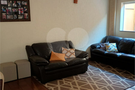 Sobrado com 3 quartos à venda com área gourmet completa e 5 vagas de garagem – Santa Marta - São Carlos/SP