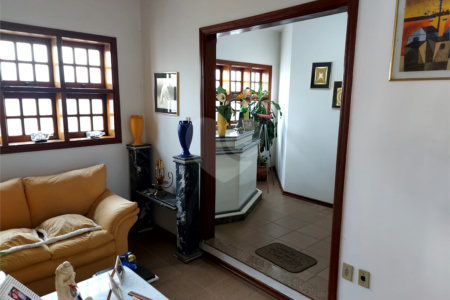 Sobrado à venda com 5 quartos, sendo 4 suítes, em Santa Rosa, Vinhedo, SP