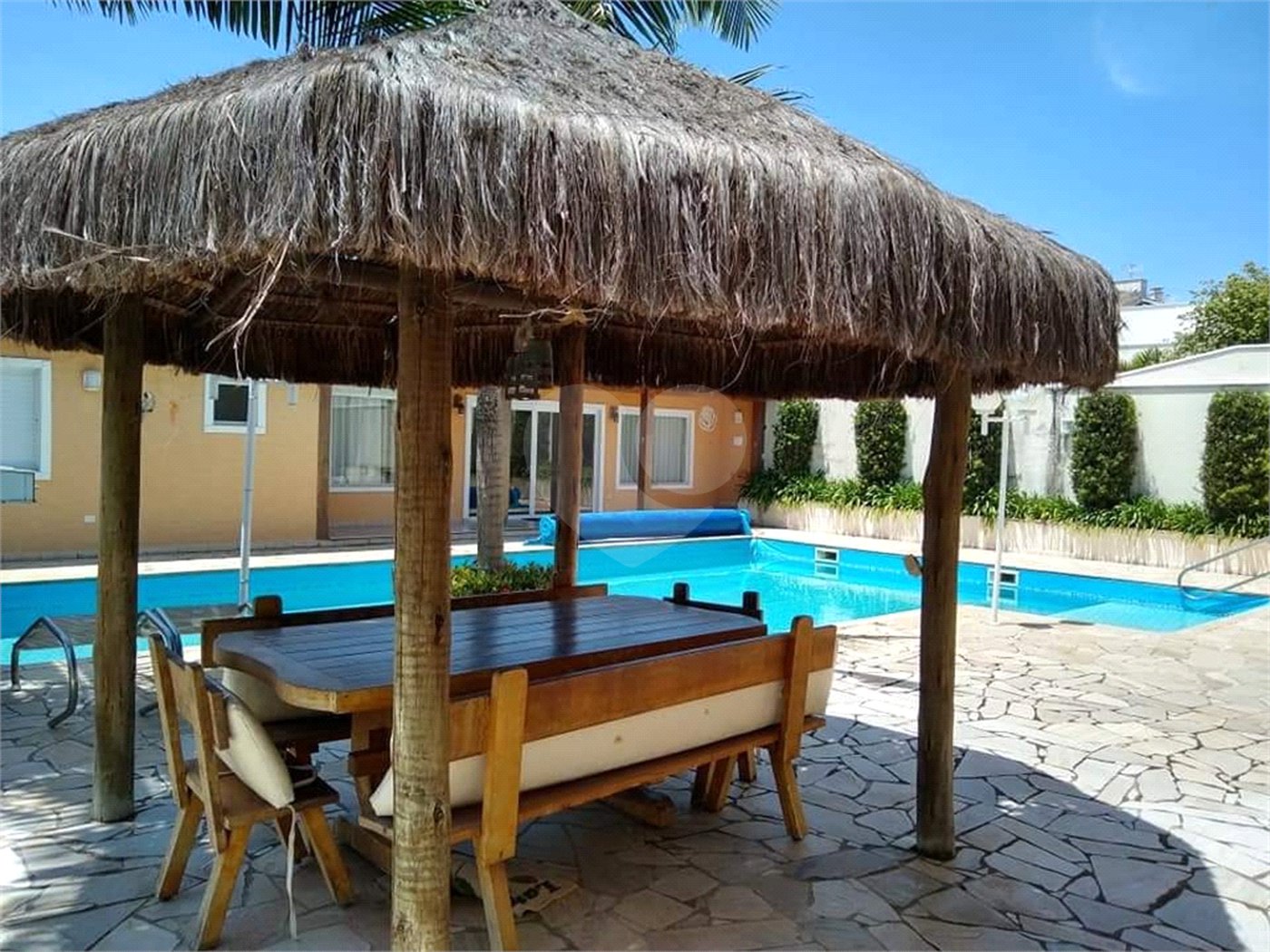 Casa à venda com 5 quartos, sendo 4 suítes,  no condomínio Parque Shambala, Atibaia - SP