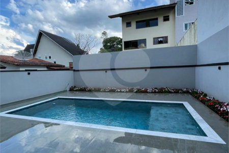 Casa à venda com 3 suítes no condomínio Aruã, Mogi das Cruzes - SP