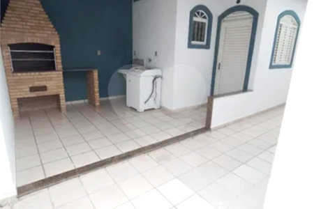 CASA A VENDA NO BAIRRO TRINTA E UM DE MARÇO COM 3 DORMITORIOS, 2 BANHEIROS, 2 VAGAS, SJC
