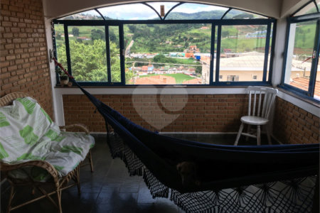 Casa à venda com 4 quartos, sendo 1 suíte, no Centro, Piracaia, SP