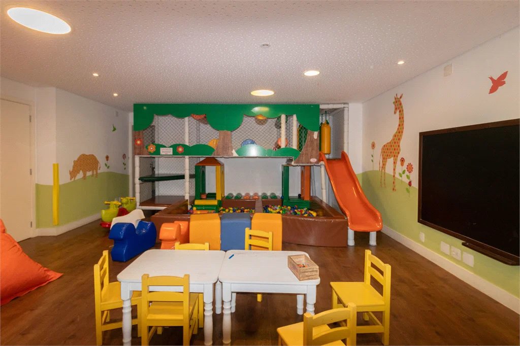 Apartamento à venda com 4 quartos, sendo 2 suítes, em Alto de Pinheiros, São Paulo, SP