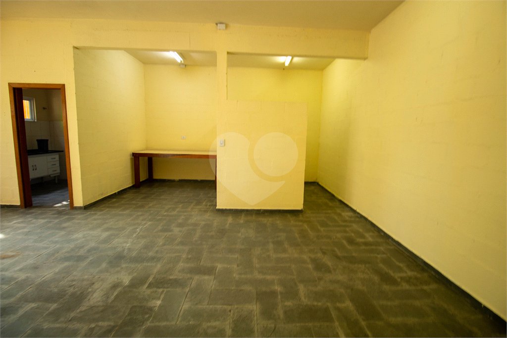 Salão Comercial para alugar em Esplanada Mendes Moraes, São Roque, SP